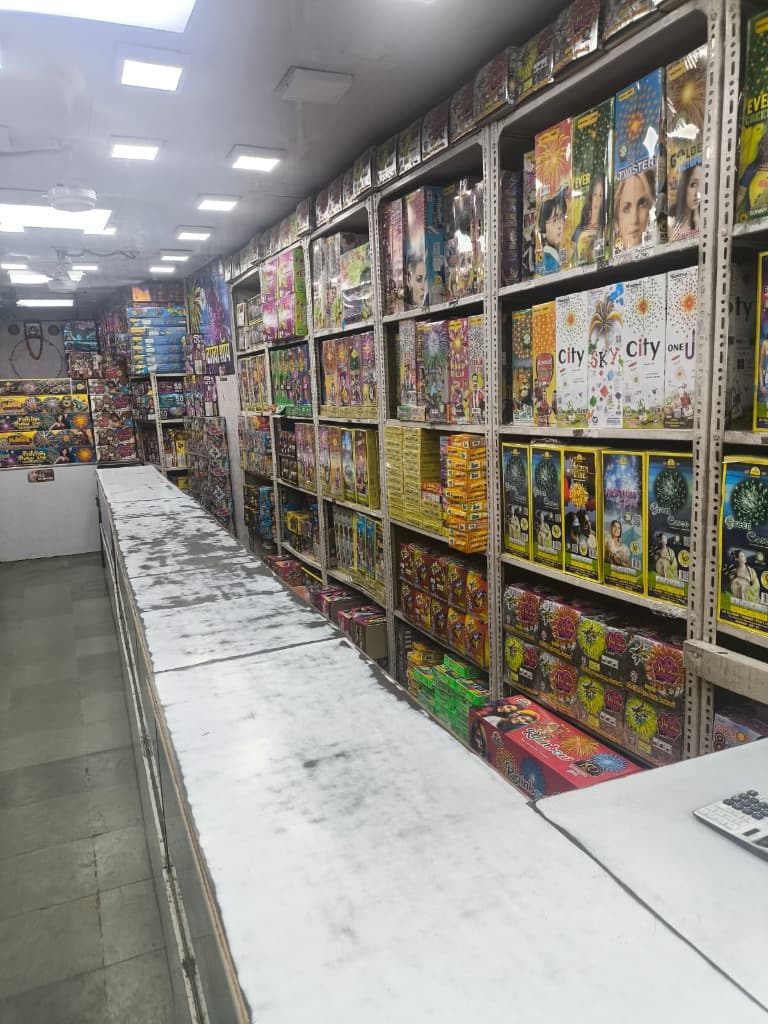 62 Patakha Shop Photos – Showroom Interior Counter & Customer Service Jaipur