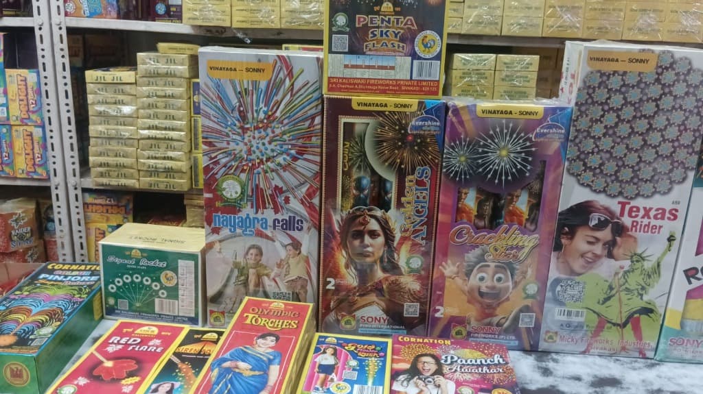 62 Patakha Shop Photos – Cock Brand Sky Shots & Fireworks Shelves Jaipur